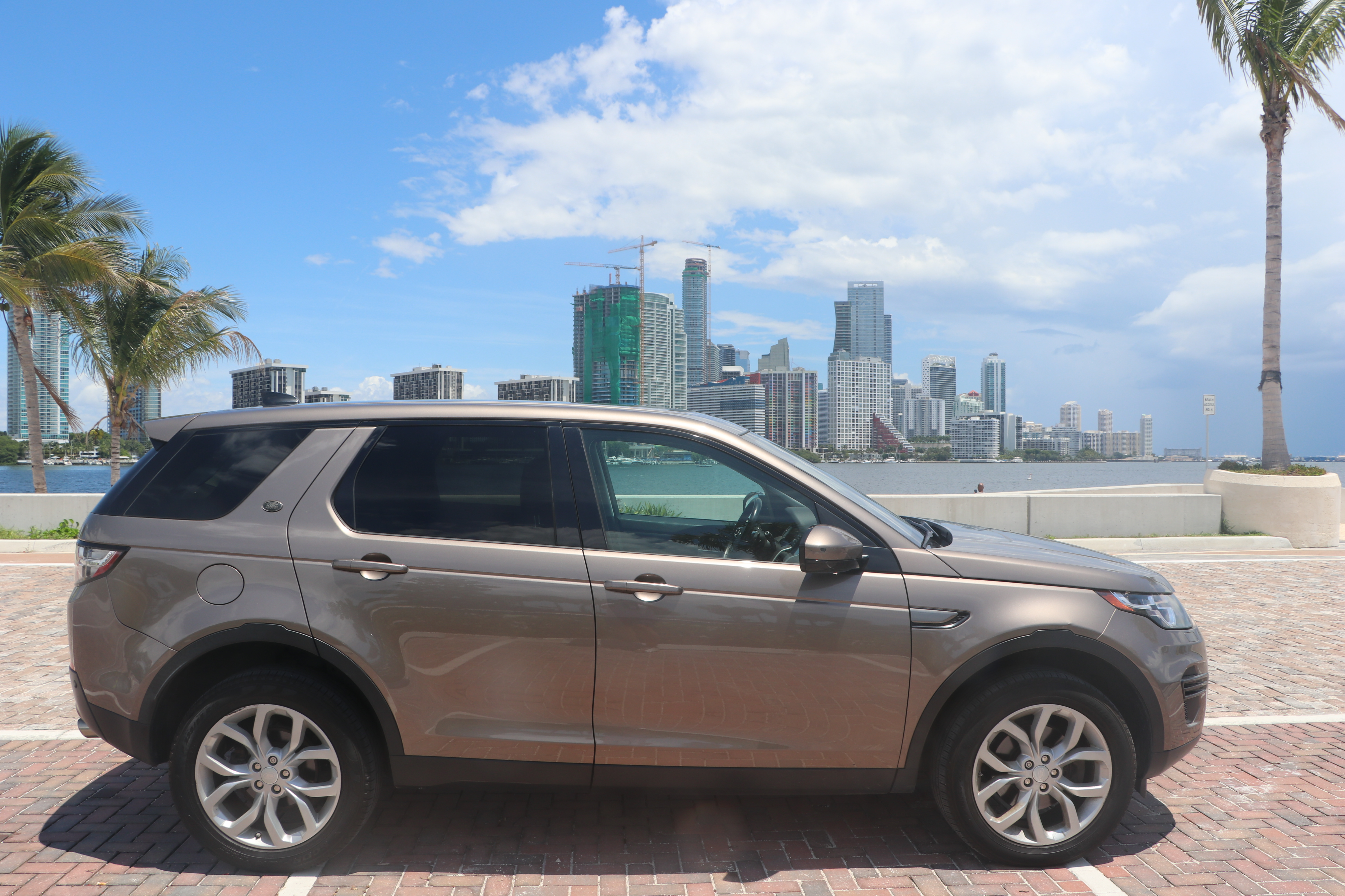 2017 Land Rover Discovery Sport SE -- Miami skyline
