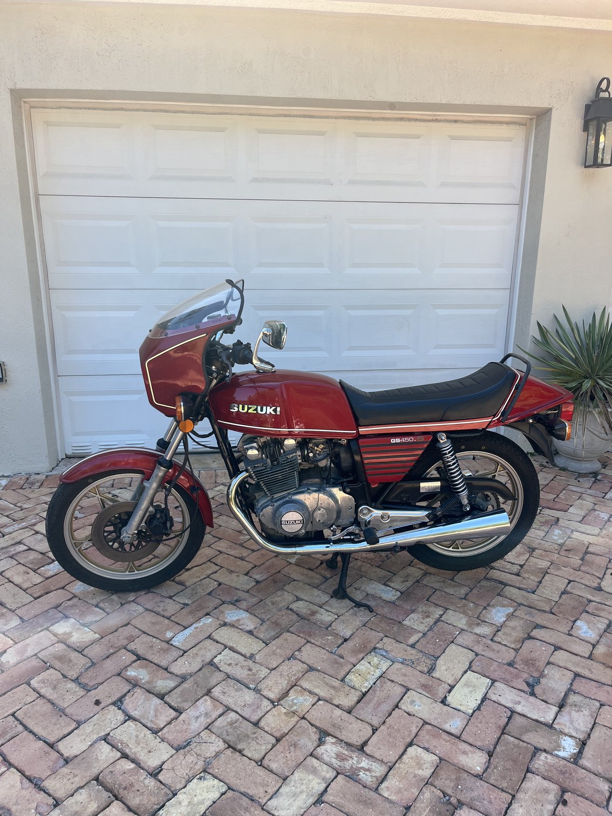 1980 Suzuki GS450S right-side profile - Key Biscayne